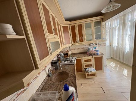 Buca Yiğitler Mahallesinde Ara Kat 3+1 Doğalgazlı Daire Satılıktır