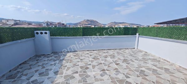 Çelebiler Gayrimenkul'den Gazi Osman Paşa Da 3+1 Amerikan Mutfak Dubleks Satılık Daire