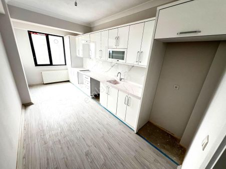 Yiğit'ten Kadıköy'de 2+1 Öncephe Ebeveyn Banyolu Sıfır Daire