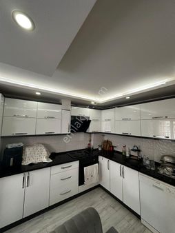 Yeni Mahalle Mahallesi 🏡 ✅2+1 90 M2 5 Katlının Zemin Katı ❇️ Açık Mutfak