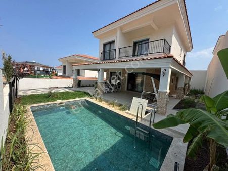 Kuşadası Davutlarda 1.sınıf Lüks Villalar