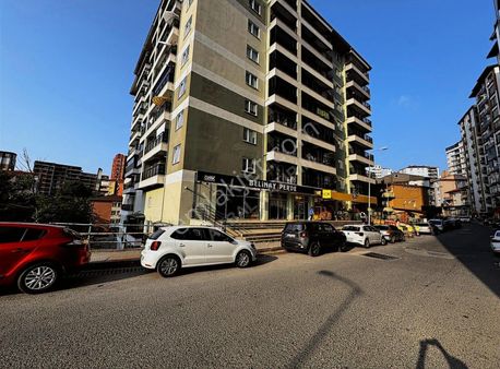 Acil Satılık Yüksek Kira Getirili Geniş Cepheli Büyük M² Dükkan