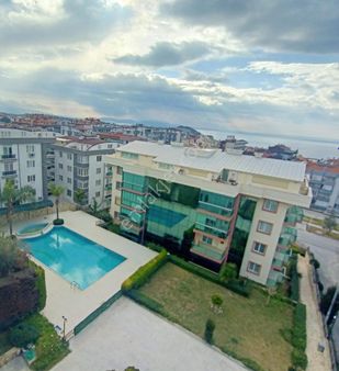 Ege’nin Kalbinde, Manzarasıyla Büyüleyen Çatı Dubleksi!