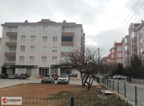 Azizhandan Yazır Merkezde Ecdat Parkı Karşısında Satılık Dükkan