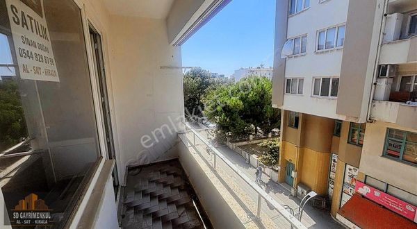 Merkezi Konumda 3+1 Geniş Daire Burhaniye Kocacamii