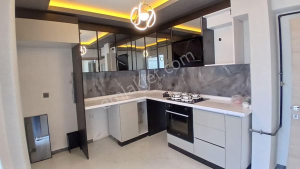 Altıntaş'tan Yenikent Fevzi Çakmakta Ara Kat Full Yapılı 2+1 Satılık Daire