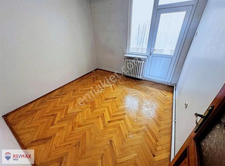 Remax Mıd Den Devlet Hastanesı Acil Karşısında Satılık 3+1 Daıre