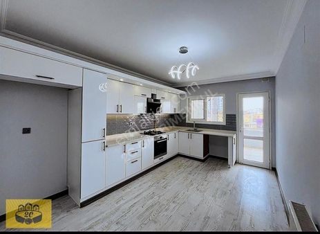 Gündoğdu Civ. 4+1 Kapalı Mutfak+kombili+2 Banyolu+giyinme Odalı