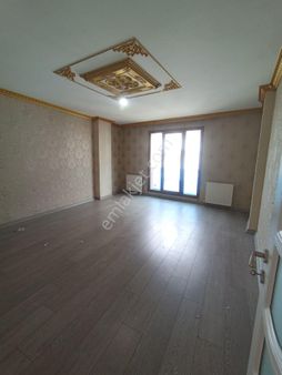 Piri Reis Mahallesi'nde Ebeveyn Banyolu Yeni Daire