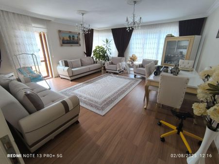 Güneşevlerde Harika Manzaralı Full Yapılı Masrafsız Dublex Daire