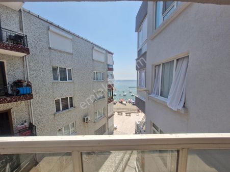 Büyükçekmece Kumburgaz Da Deniz Manzaralı Satılık 2+1 Daire