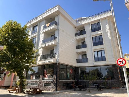 Büyükçekmece Kamiloba Mah'de Deniz Manzaralı Satılık 3+1 Daire