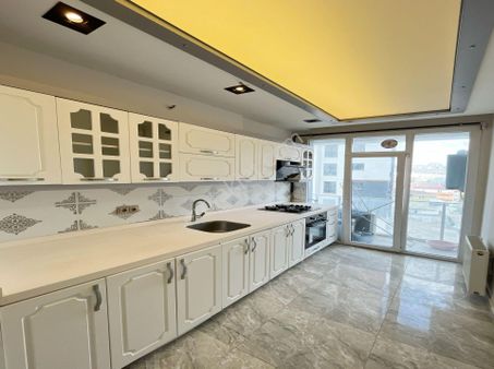 Beylikdüzü Vira Yapı'dan Özel Reyap Hastanesi Karşısı 2+1 Site İçi Satılık Daire !