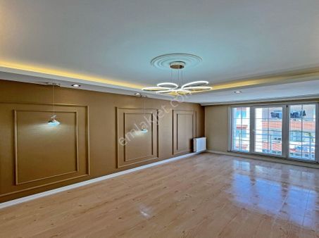 Bahçeşehir E6 Yol Üzeri Yeni Bina Balkonlu Ara Kat Satılık Daire !