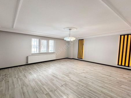 Vira Yapı'dan Emsalsiz Cadde Üzeri 2+1 Satılık Daire