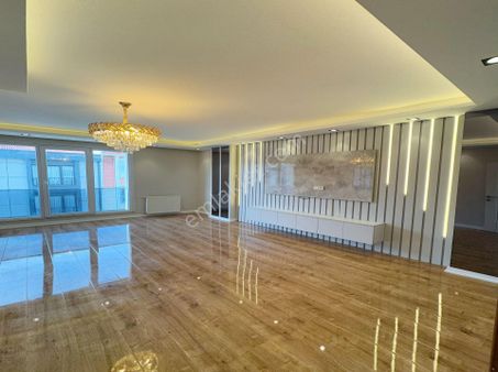 Beylikdüzü Vira Yapı'dan Metrobüse Yakın Şık Tasarımlı 2+1 Satılık Daire!!!