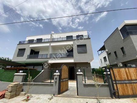 Nazilli🏡emlaktan-satılık Dallıcada Havuzlu 5+1 Sıfır Willa