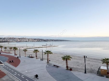 Büyükçekmece Sahilde Full Deniz Manzaralı 3+2 Satılık Dublex Daire!!!