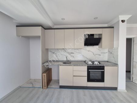 Esentepe'de Şehir Hast Ve Cadde Yakını Sıfır Asansörlü 2+1 Daire