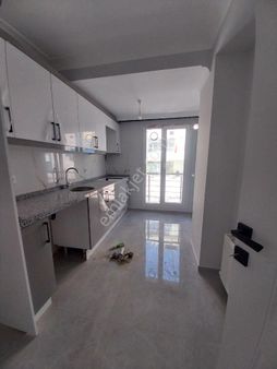 Avcılar Kaymakamlığa Ve Metrobuse Yurume Mesafesı 1.kat Satılık Daire