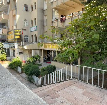 Akev Gayrimenkul'den Emniyet Caddesinde 4+1 Geniş Daire