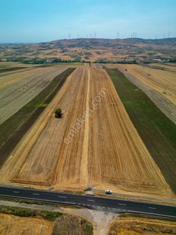 Silivri Çeltik Mahallesinde Asfalt Cephe Satılık 30.000 M² Tarla