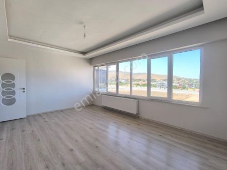 Selahaddin Eyyubi'de 2+1 5 Yıllık Asansörlü Dublex Daire Mete Konakları Yakını