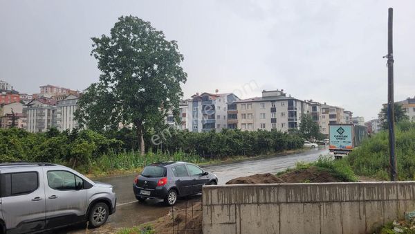 Tuğba Yörür'den Satılık Dükkan