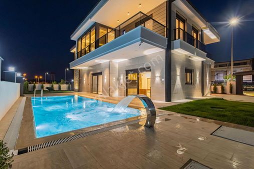 Döşemealtı Altınkale 553m2 Arsa İçinde 5+1 2katlı Havuzlu Lüx Satılık Villamız
