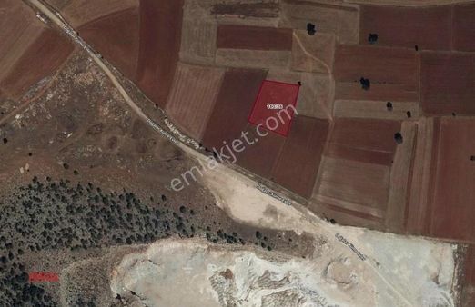 Afyon-kütahya Yolunda Yatırımlık Fırsat Arsa !!