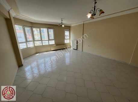 Manisa Merkez Efendi Mah.3+1 125m² Asansörlü Cad. Üstü Satılık D