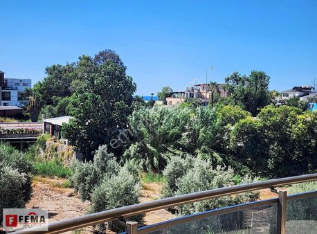 Plaja Yürüme Mesafesinde 220 M2 4+1 Lüks Daire - For Rent