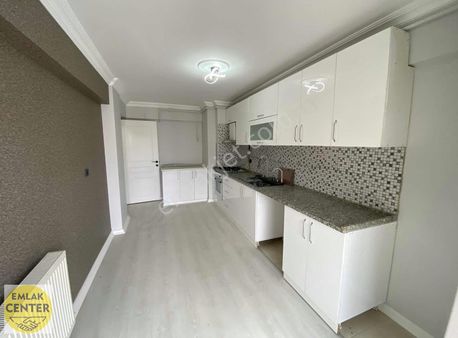 Emlak Center'dan Muradiyede 3+1 Önü Açık Satılık Daire