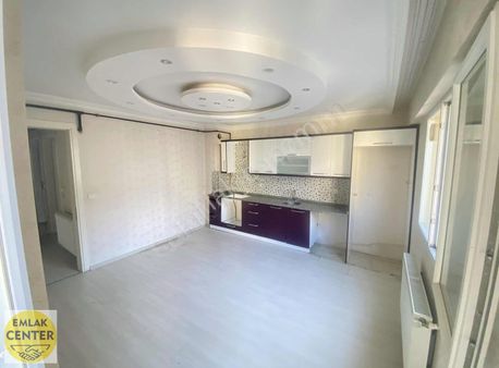 Emlak Center'dan Muradiye'de 3+1 Çift Cephe 150m2 Ara Kat Daire