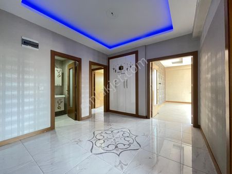 K.aymanas Caddesi Üzerinde Dükkan Üstü 4+1 Lüx Geniş Daire