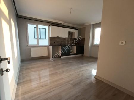 Avcılar Merkez'de 150 M2 Sıfır 2.kat 3+1 Ddaire