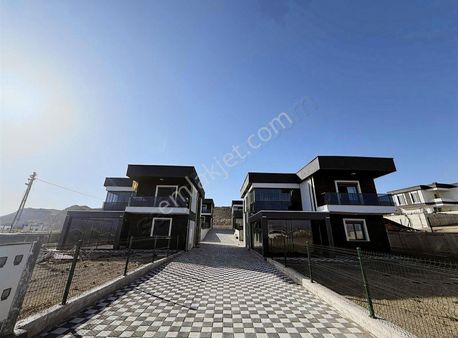 Emlak Ofisimden Erkilette Lüks 4,5+1 Villa