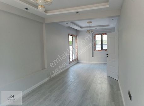 Aliağanın Yükselen Bölgesinde 5+1 Bahçe Ve 3+1 Çatı Dubleks