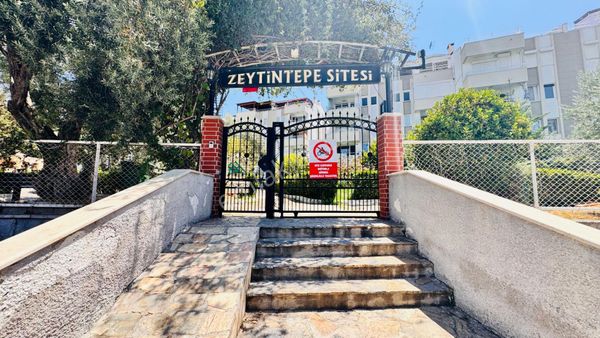Zeytintepe Sitesinde Satılık 2+1 Ferah Daire