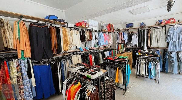 Muğla Menteşe Bayır Mah. Devren Kiralık 2 Adet Giyim Mağazası