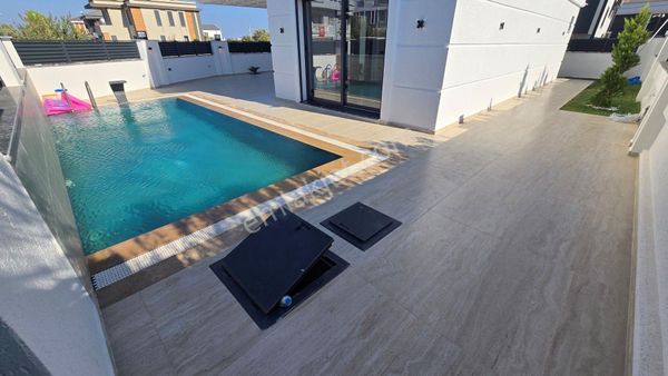Didim Efeler’de 4+1 Satılık Lüks Villa