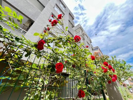 Akçay Sezgin Emlaktan Masrafsız & Ayrı Mutfak Satılık 2+1 Daire