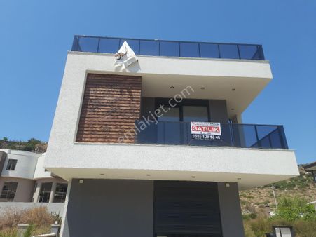 İskanlı Havuzlu , Akıllı Bina