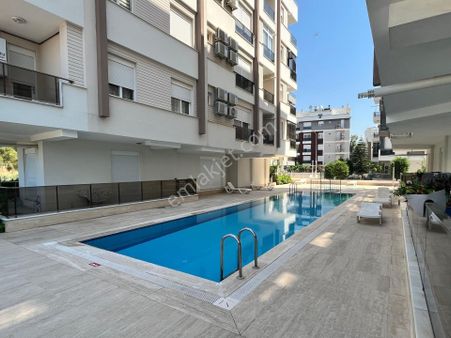 Site İçi Doğalgaz Kombili Yüzme Havuzlu Geniş 2+1