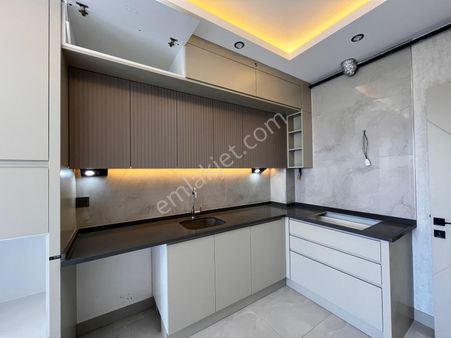 Şemikler Mahallesi’nde Sıfır Yüksek Tavanlı 2+1 Daireler!