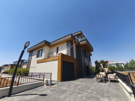 Premar Pro'dan Satılık 7.5+1 Umut Nazende Villaları