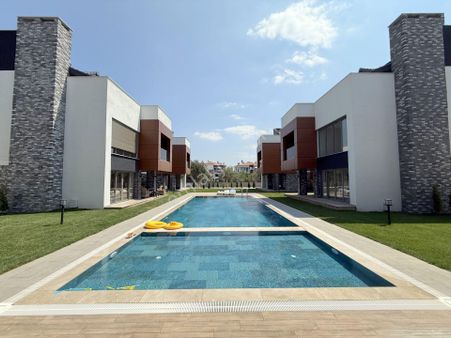 💥💥 Güç Gayrimenkul'den Güre'de Yüzme Havuzlu Yüksek Tavanlı Ultra Lüx Satılık 4+1 Villa