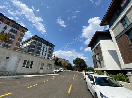 Liva Kandilli Evleri 'nde Geniş 4+2 Satılık Dubleks Daire