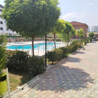 Havuzlu Sitede Eşyali Kiralik Daire