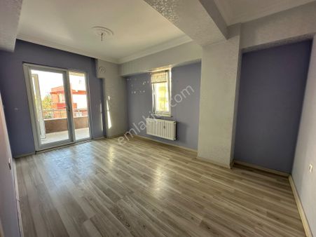 Çanakkale Esenler'de Ara Kat Geniş Ferah 3+1 Kiralık Daire